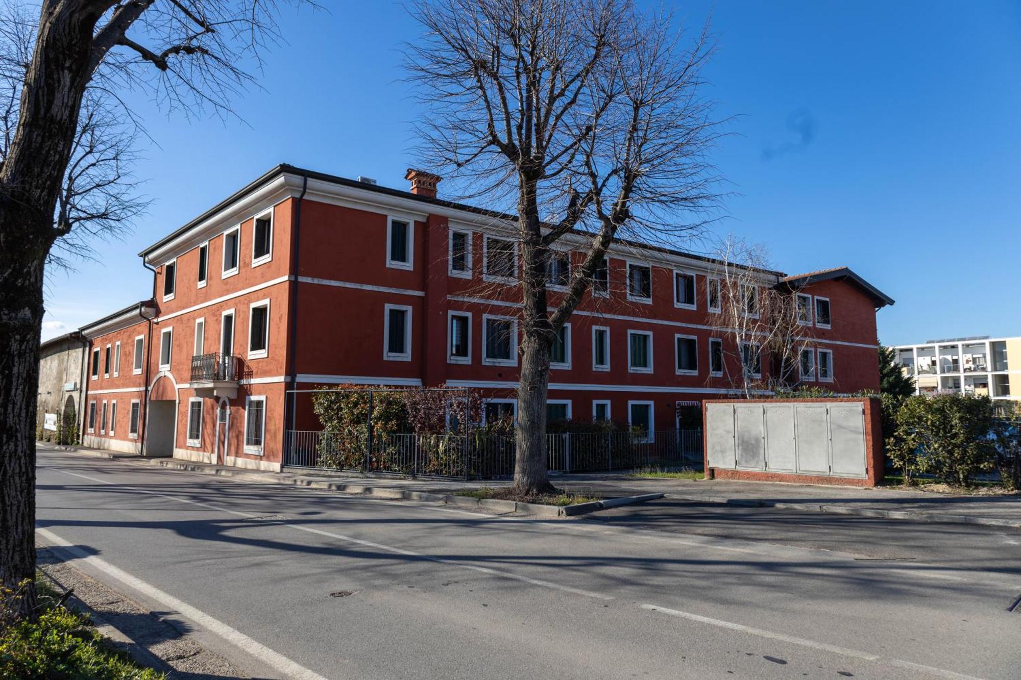 Maison 140 Lonato Bagian luar foto