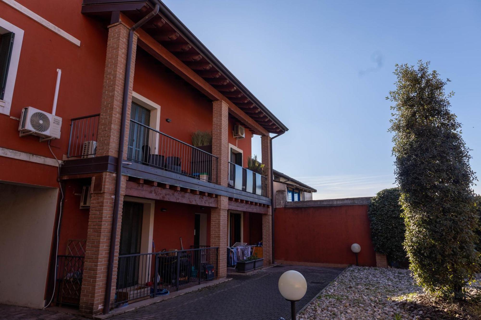 Maison 140 Lonato Bagian luar foto